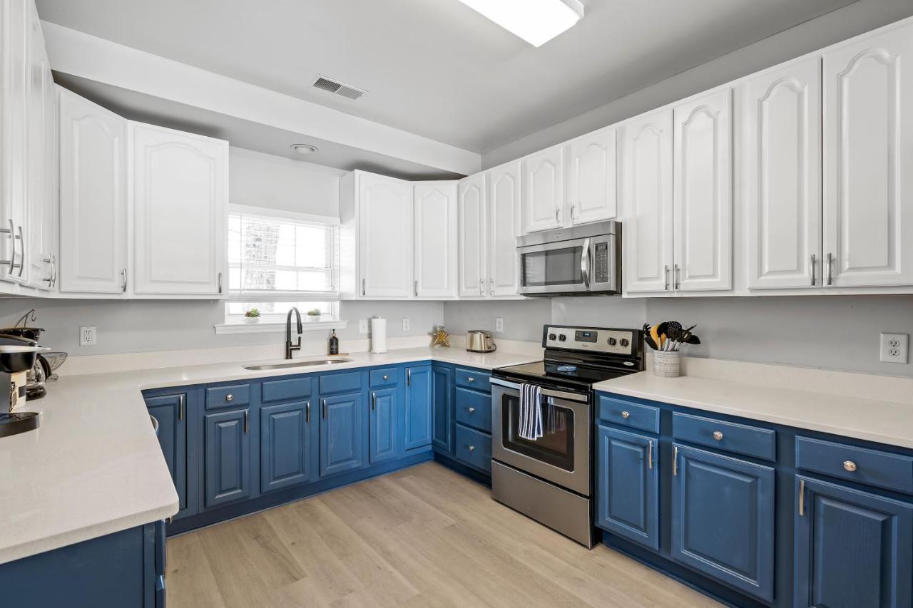 ☆Live On The Water! Lake Palmetto Palm W/ Patio - 10Min To Downtown & Beaches☆ ชาร์ลสตัน ภายนอก รูปภาพ