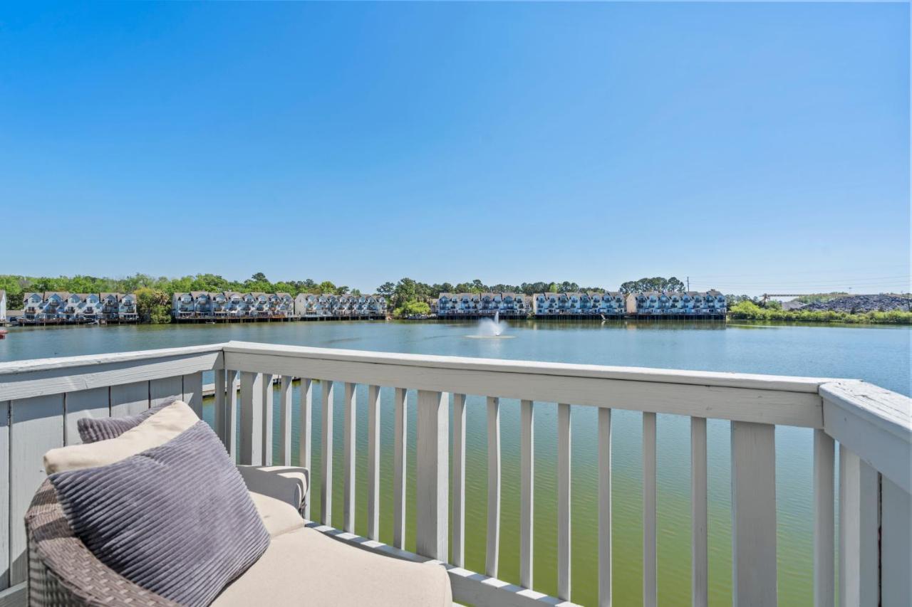 ☆Live On The Water! Lake Palmetto Palm W/ Patio - 10Min To Downtown & Beaches☆ ชาร์ลสตัน ภายนอก รูปภาพ