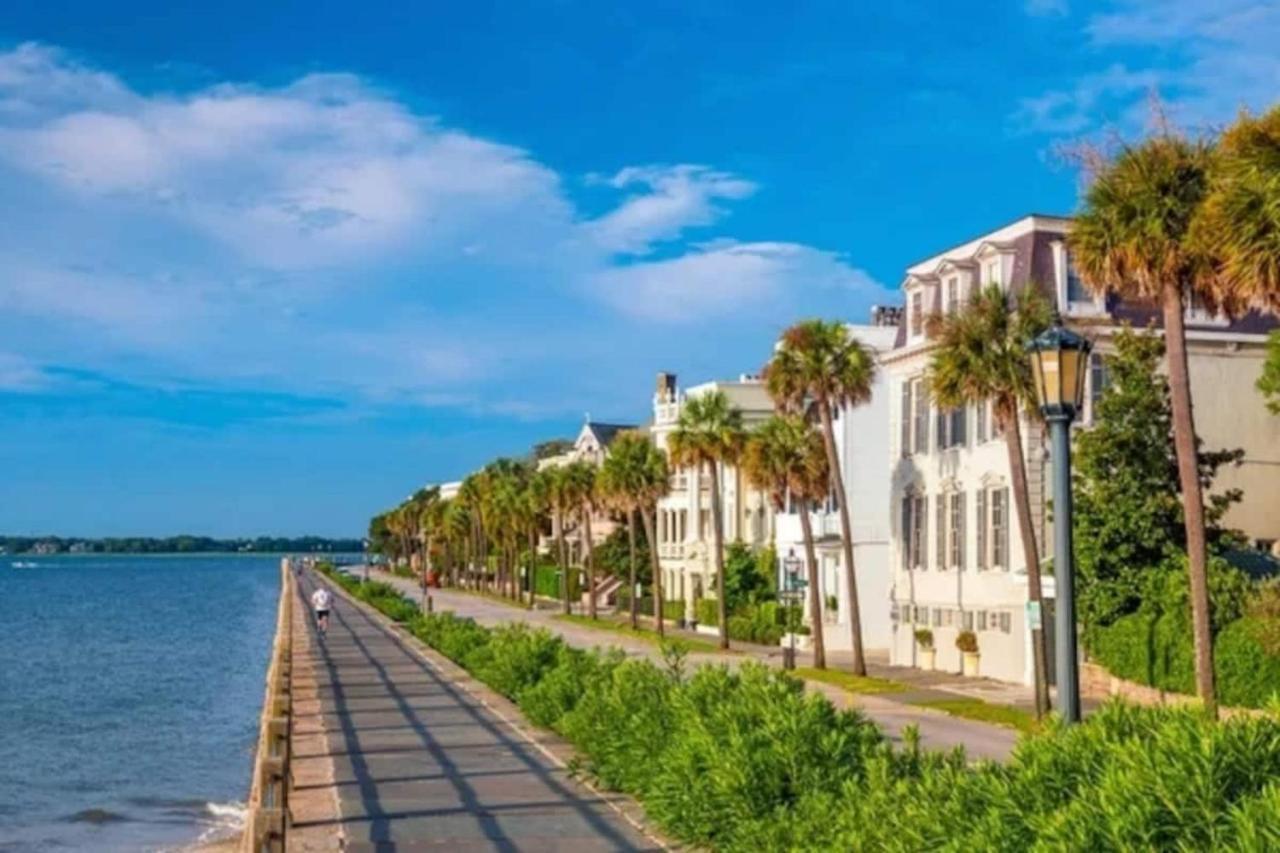 ☆Live On The Water! Lake Palmetto Palm W/ Patio - 10Min To Downtown & Beaches☆ ชาร์ลสตัน ภายนอก รูปภาพ
